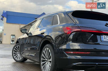 Позашляховик / Кросовер Audi e-tron 2019 в 