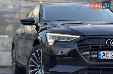 Позашляховик / Кросовер Audi e-tron 2019 в 