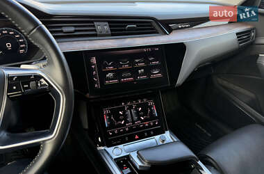 Позашляховик / Кросовер Audi e-tron 2019 в 