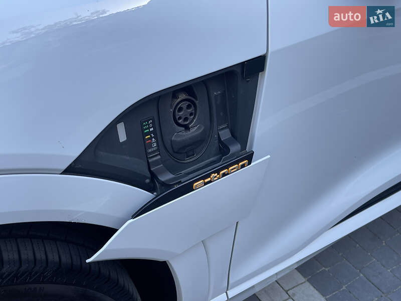 Позашляховик / Кросовер Audi e-tron 2019 в Рівному