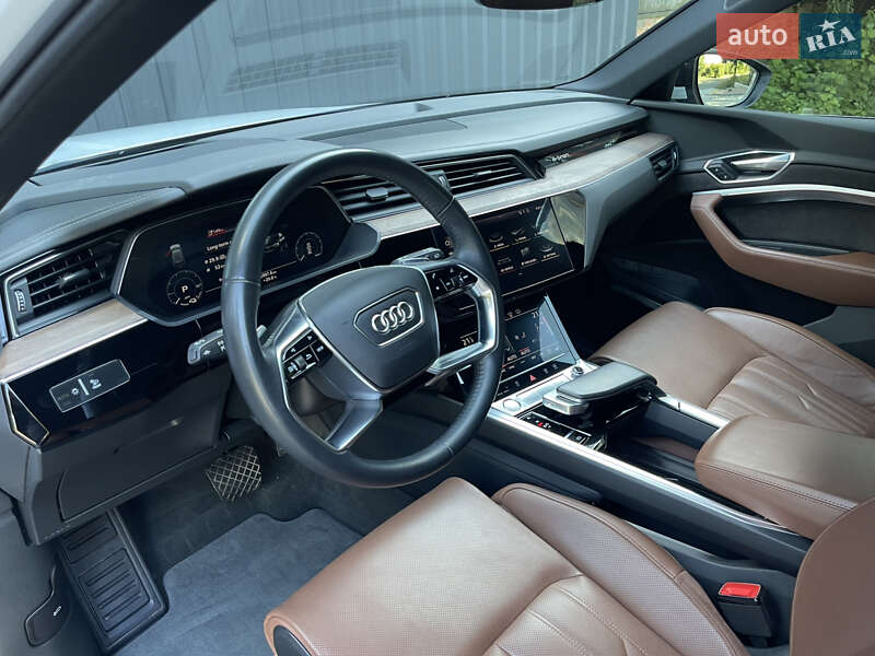 Позашляховик / Кросовер Audi e-tron 2019 в Рівному