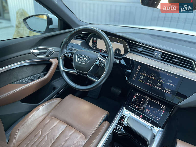 Позашляховик / Кросовер Audi e-tron 2019 в Рівному