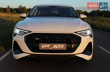 Внедорожник / Кроссовер Audi e-tron 2022 в 