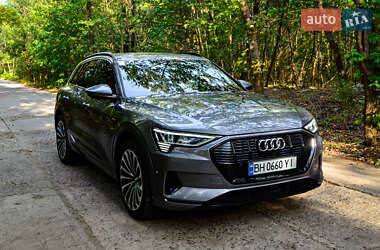 Позашляховик / Кросовер Audi e-tron 2020 в 