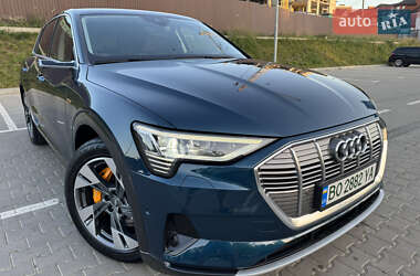 Внедорожник / Кроссовер Audi e-tron 2019 в 