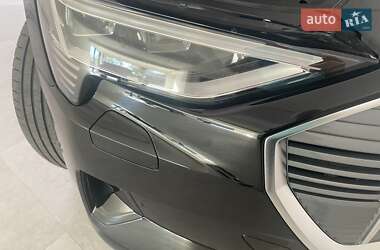 Внедорожник / Кроссовер Audi e-tron 2020 в 