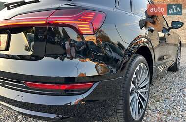 Внедорожник / Кроссовер Audi e-tron 2020 в 