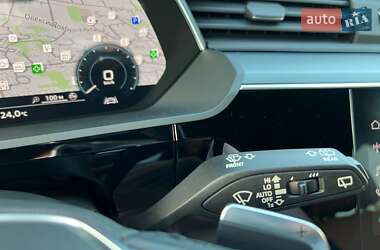Внедорожник / Кроссовер Audi e-tron 2020 в 