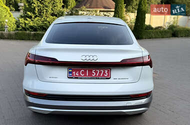 Позашляховик / Кросовер Audi e-tron 2023 в 