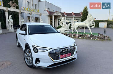 Позашляховик / Кросовер Audi e-tron 2023 в 