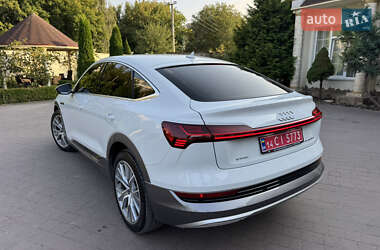 Позашляховик / Кросовер Audi e-tron 2023 в 