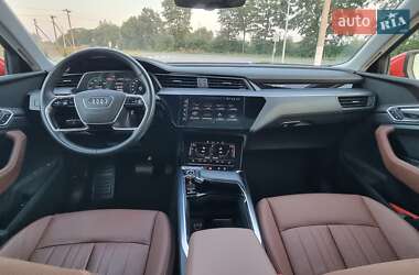 Внедорожник / Кроссовер Audi e-tron 2021 в 