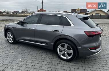Позашляховик / Кросовер Audi e-tron 2019 в 