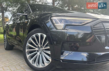 Внедорожник / Кроссовер Audi e-tron 2020 в 