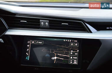 Внедорожник / Кроссовер Audi e-tron 2020 в 