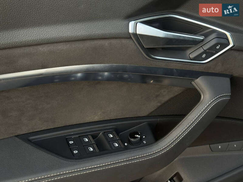 Позашляховик / Кросовер Audi e-tron 2020 в Харкові