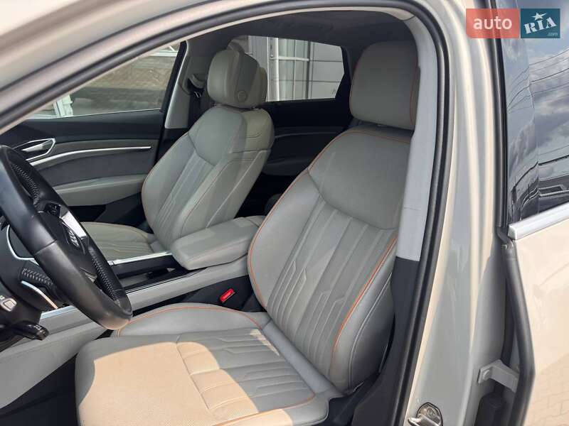 Внедорожник / Кроссовер Audi e-tron 2020 в Черновцах