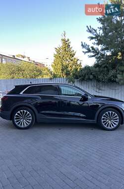 Внедорожник / Кроссовер Audi e-tron 2021 в 
