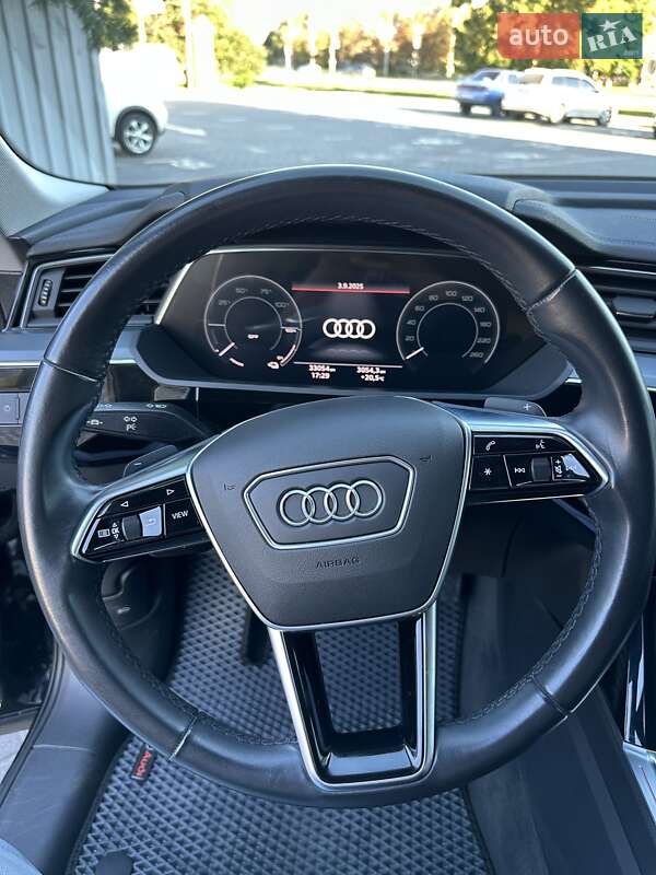 Внедорожник / Кроссовер Audi e-tron 2021 в Киеве фото 32 Внедорожник / Кроссовер Audi e-tron 2021 в Киеве