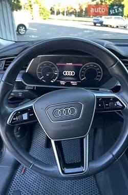 Внедорожник / Кроссовер Audi e-tron 2021 в 