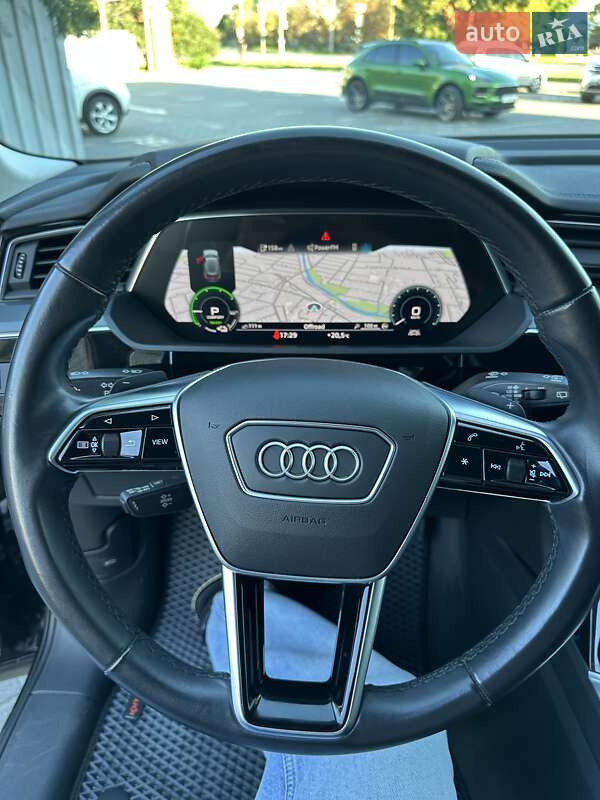 Внедорожник / Кроссовер Audi e-tron 2021 в Киеве фото 34 Внедорожник / Кроссовер Audi e-tron 2021 в Киеве