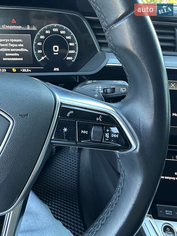 Внедорожник / Кроссовер Audi e-tron 2021 в Киеве фото 36 Внедорожник / Кроссовер Audi e-tron 2021 в Киеве