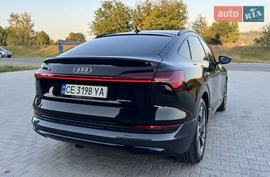 Позашляховик / Кросовер Audi e-tron 2022 в 