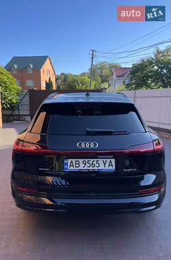 Позашляховик / Кросовер Audi e-tron 2020 в 