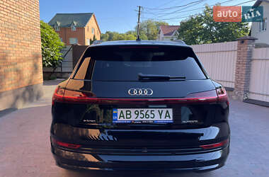 Позашляховик / Кросовер Audi e-tron 2020 в 