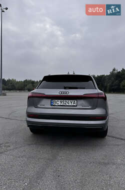 Внедорожник / Кроссовер Audi e-tron 2022 в 