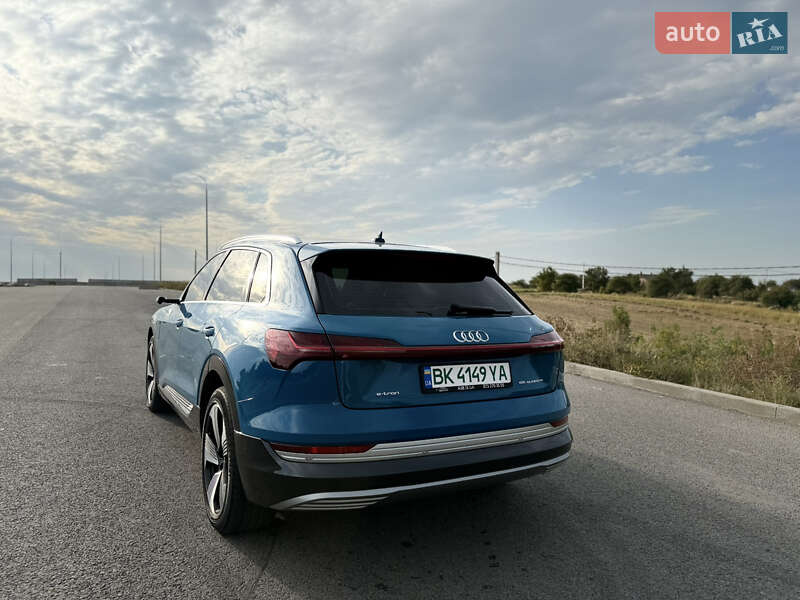 Внедорожник / Кроссовер Audi e-tron 2019 в Ровно фото 6 Внедорожник / Кроссовер Audi e-tron 2019 в Ровно
