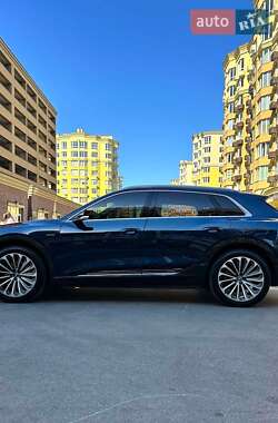 Позашляховик / Кросовер Audi e-tron 2018 в Києві