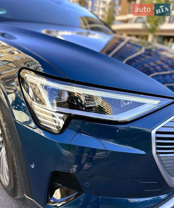 Внедорожник / Кроссовер Audi e-tron 2018 в Киеве