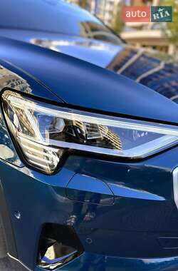 Внедорожник / Кроссовер Audi e-tron 2018 в 