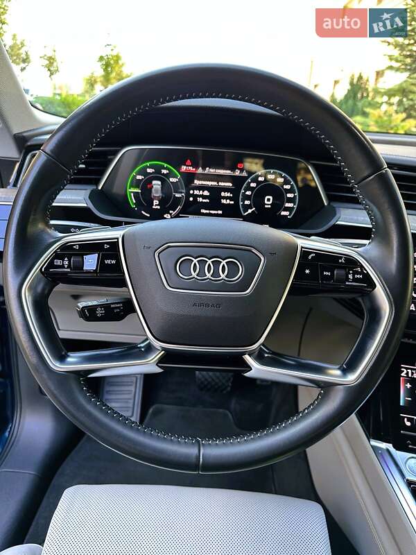 Внедорожник / Кроссовер Audi e-tron 2018 в Киеве