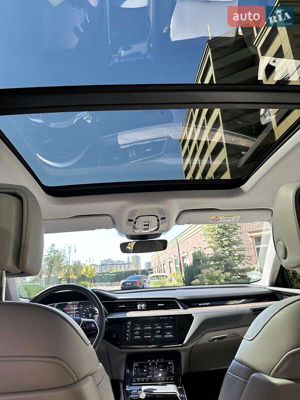 Внедорожник / Кроссовер Audi e-tron 2018 в Киеве