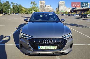 Внедорожник / Кроссовер Audi e-tron 2021 в 