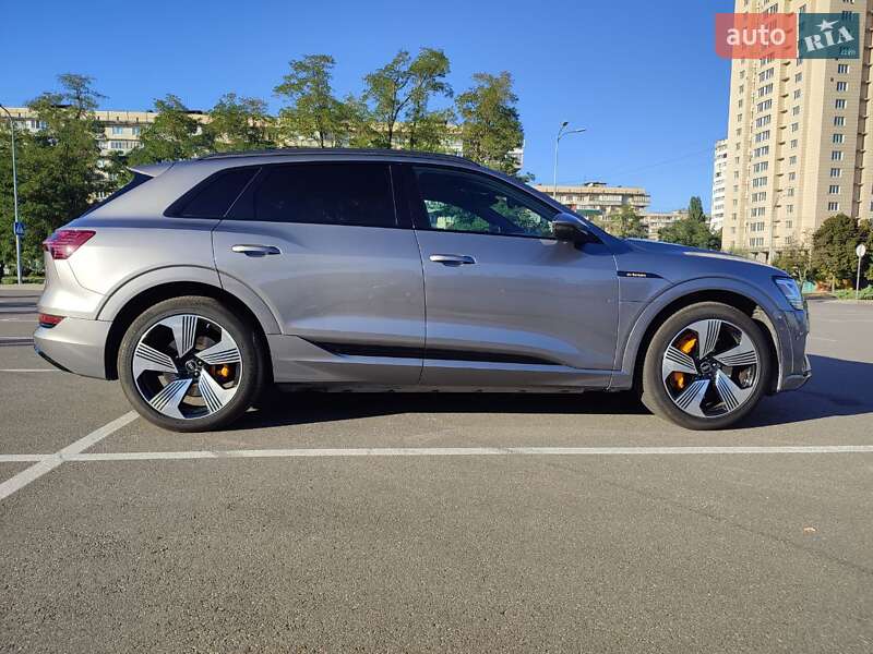 Внедорожник / Кроссовер Audi e-tron 2021 в Киеве фото 11 Внедорожник / Кроссовер Audi e-tron 2021 в Киеве