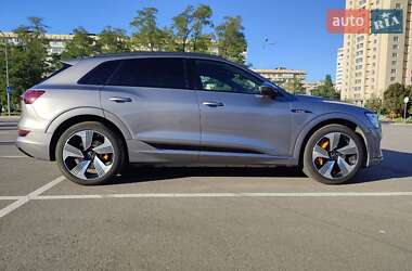 Внедорожник / Кроссовер Audi e-tron 2021 в 