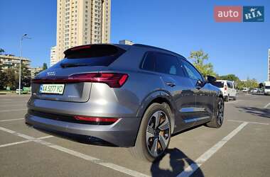 Внедорожник / Кроссовер Audi e-tron 2021 в 