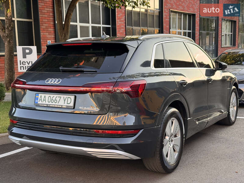 Внедорожник / Кроссовер Audi e-tron 2019 в Киеве