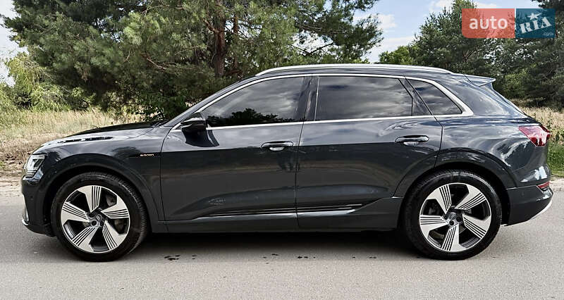 Внедорожник / Кроссовер Audi e-tron 2019 в Киеве