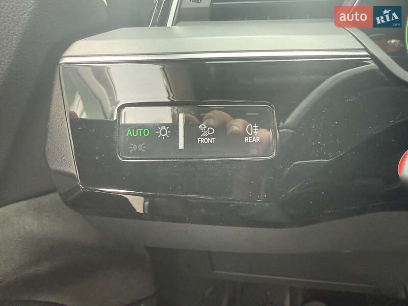 Внедорожник / Кроссовер Audi e-tron 2019 в Киеве