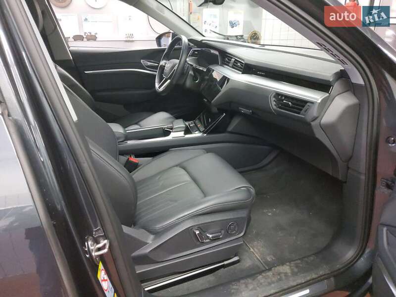 Внедорожник / Кроссовер Audi e-tron 2022 в Львове фото 4 Внедорожник / Кроссовер Audi e-tron 2022 в Львове