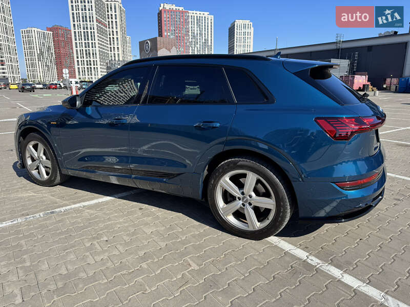 Позашляховик / Кросовер Audi e-tron 2019 в Києві фото 6 Позашляховик / Кросовер Audi e-tron 2019 в Києві