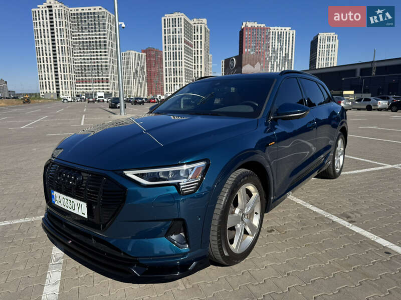Позашляховик / Кросовер Audi e-tron 2019 в Києві фото 13 Позашляховик / Кросовер Audi e-tron 2019 в Києві