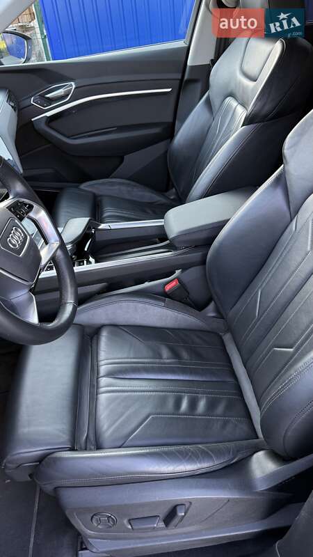 Внедорожник / Кроссовер Audi e-tron 2020 в Шепетовке фото 29 Внедорожник / Кроссовер Audi e-tron 2020 в Шепетовке
