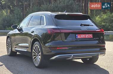 Внедорожник / Кроссовер Audi e-tron 2021 в 