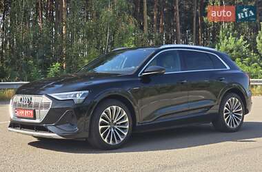 Внедорожник / Кроссовер Audi e-tron 2021 в 