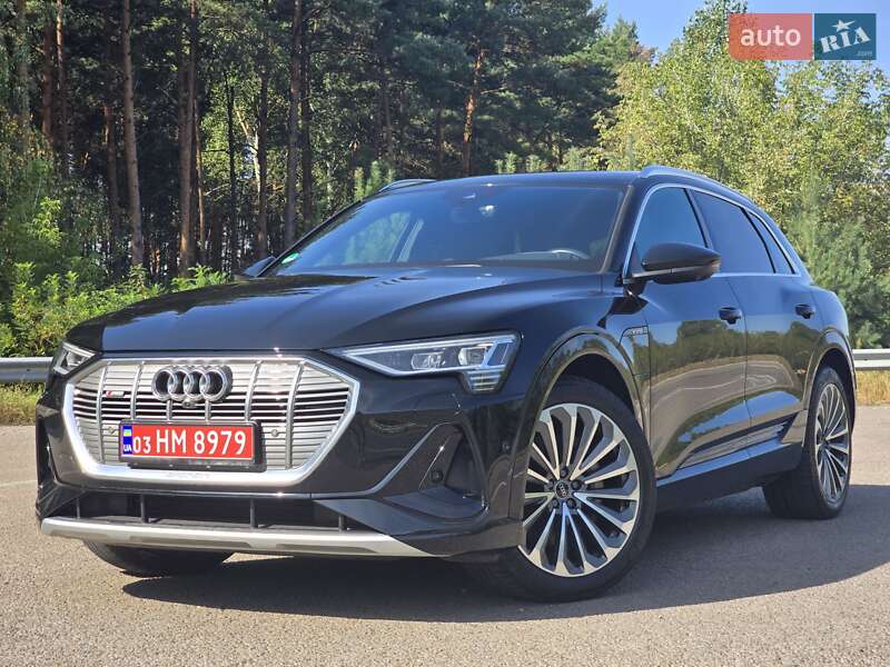 Внедорожник / Кроссовер Audi e-tron 2021 в 